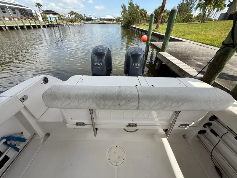 Slide: The Image of Robalo R245 Walkaround 2013 - 69