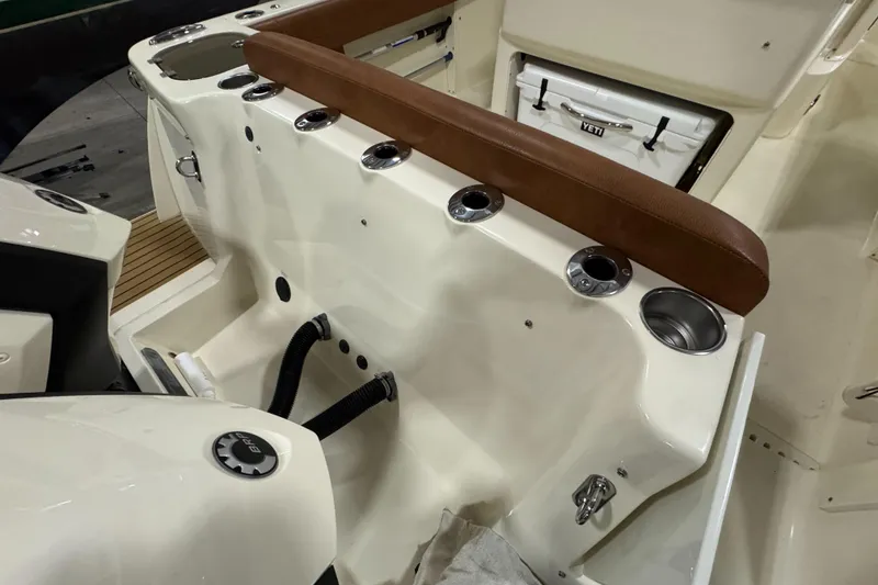 Slide: The Image of Scout 255 LXF 2016 - 90