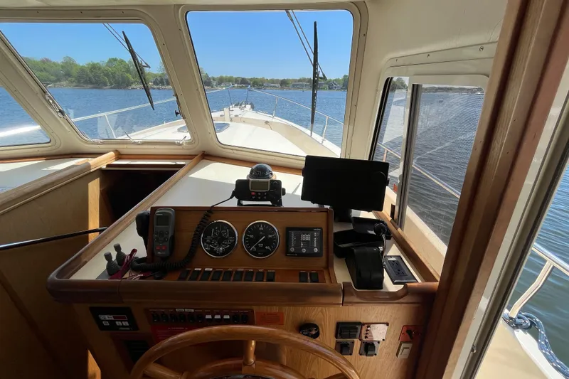 Slide: The Image of Mainship 400 Trawler 2005 - 53