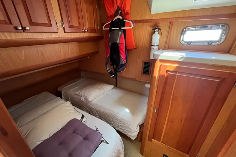 Slide: The Image of Mainship 400 Trawler 2005 - 55