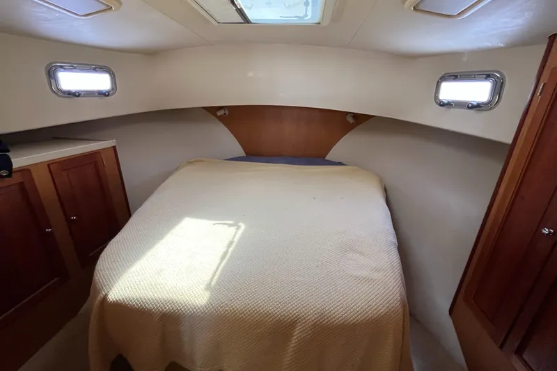 Slide: The Image of Mainship 400 Trawler 2005 - 57