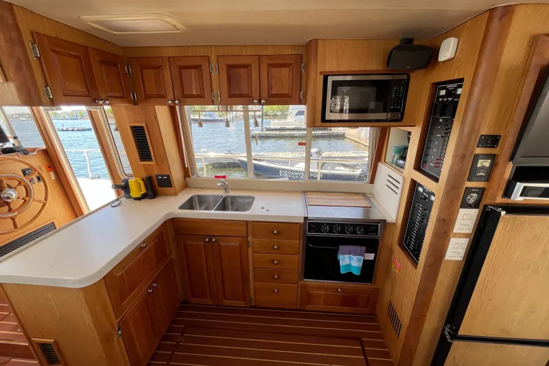 Slide: The Image of Mainship 400 Trawler 2005 - 58