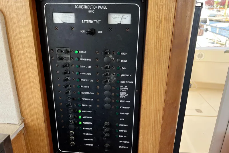 Slide: The Image of Mainship 400 Trawler 2005 - 61