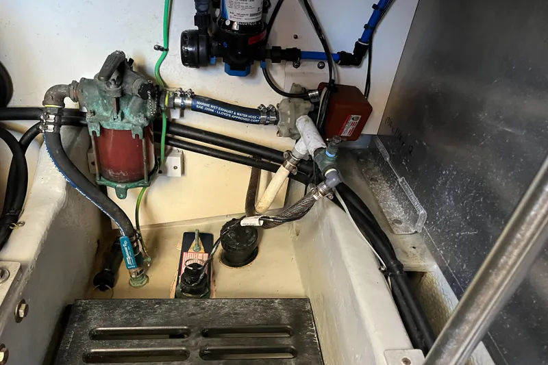 Slide: The Image of Mainship 400 Trawler 2005 - 68