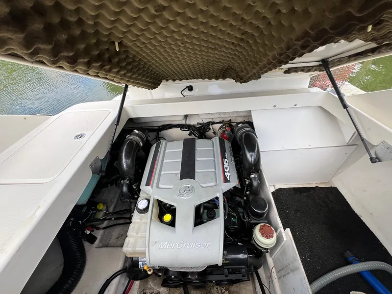 Slide: The Image of Engine compartment of a 2010 Sea Ray 280 Sundeck with MerCruiser 496 engine. - 21