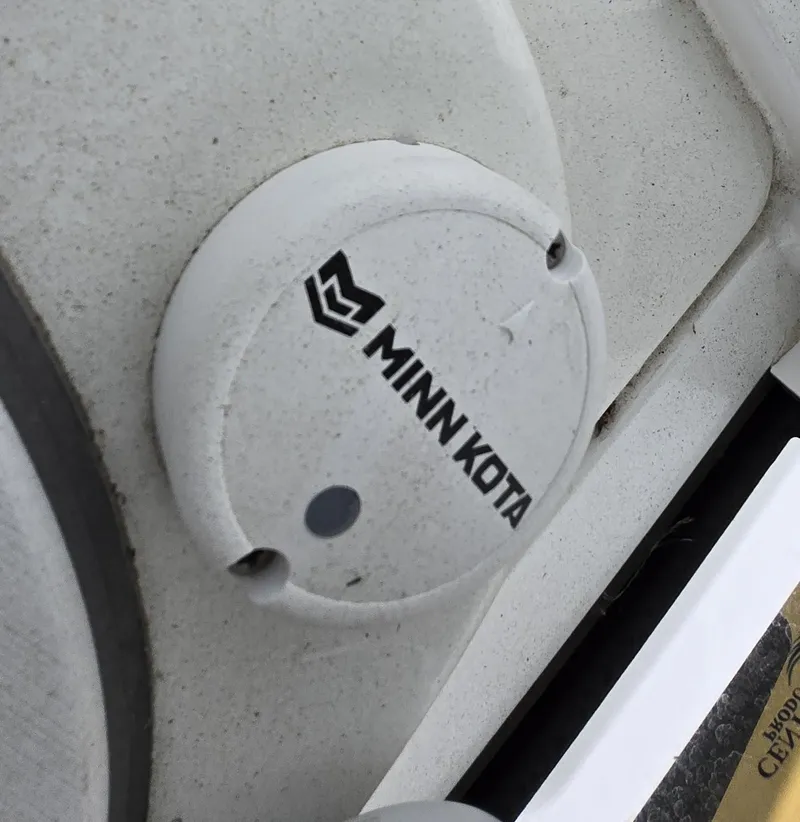 Slide: The Image of Minn Kota component on 2020 Sea Hunt Gamefish 25 boat. - 17