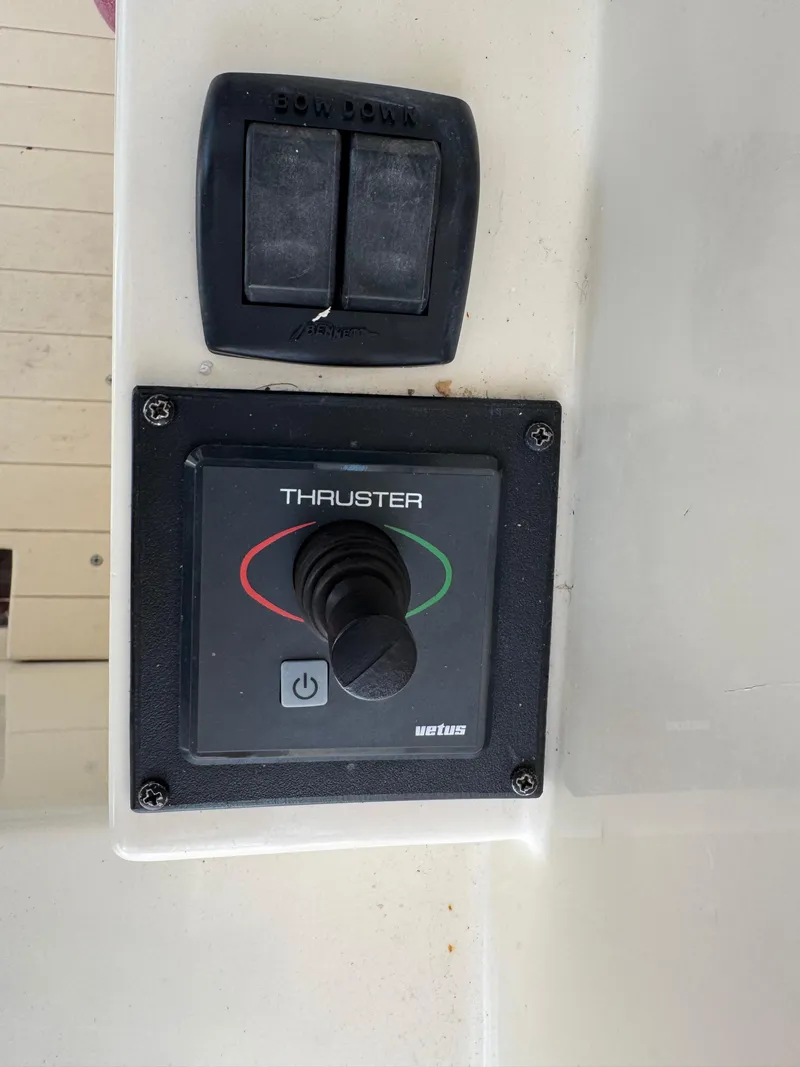Slide: The Image of Joystick control panel on a 1996 Albin Tournament Express boat. - 31