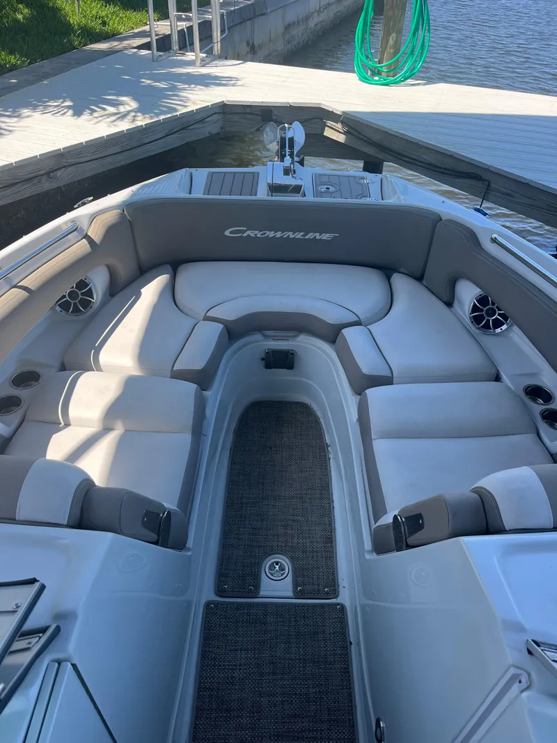 Slide: The Image of 2020 Crownline 280 XSS boat interior with spacious seating and modern design. - 4