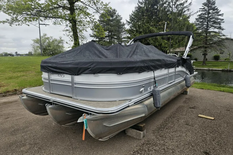 Slide: The Image of Harris 230CX 2022 - 17