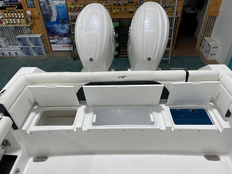 Slide: The Image of Tidewater 272 LXF 2025 - 13