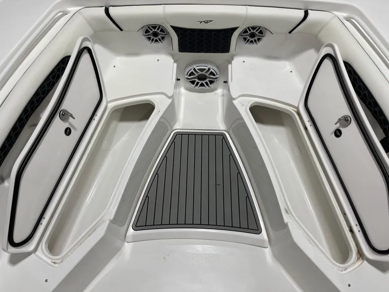 Slide: The Image of Tidewater 272 LXF 2025 - 20