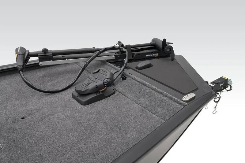 Slide: The Image of Tracker Pro 170 2025 - 23