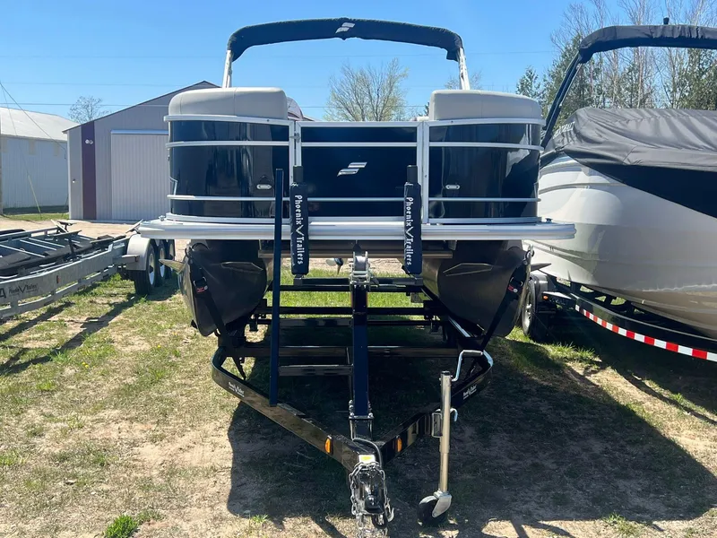 Slide: The Image of 2022 Starcraft EX 20C 3 - 3