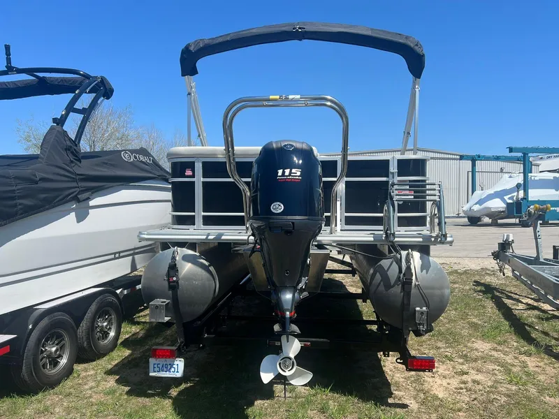 Slide: The Image of 2022 Starcraft EX 20C 4 - 4