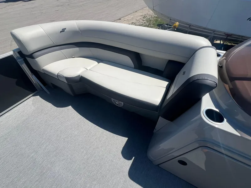 Slide: The Image of 2022 Starcraft EX 20C 7 - 7