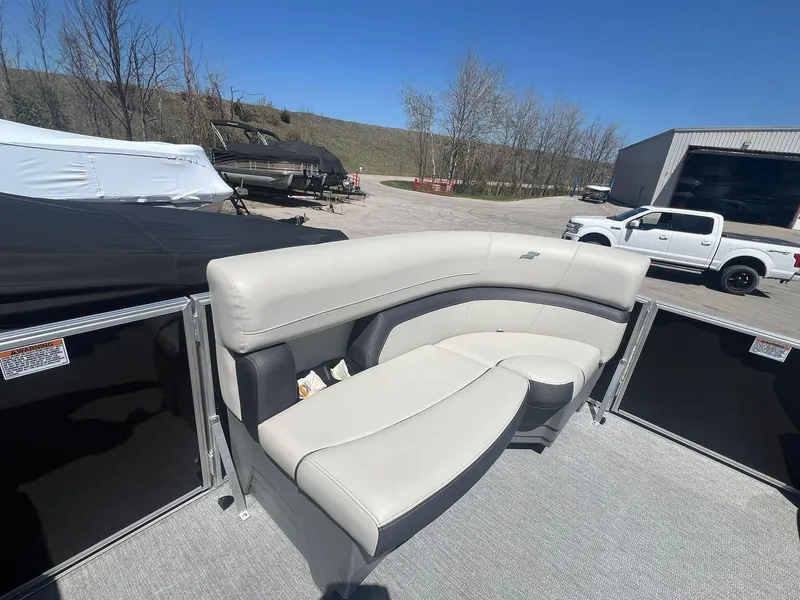 Slide: The Image of 2022 Starcraft EX 20C 8 - 8