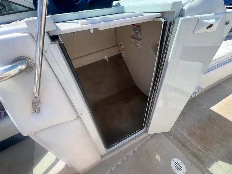 Slide: The Image of Crownline Boats 266 BR 2004 - 15