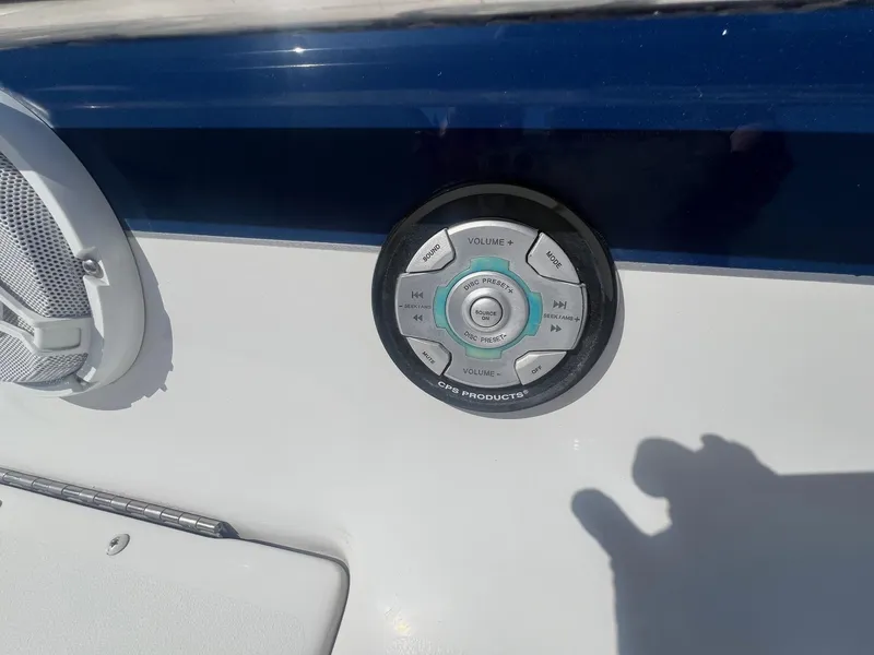 Slide: The Image of Crownline Boats 266 BR 2004 - 31