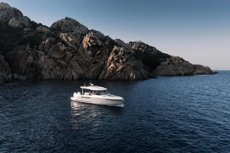 Slide: The Image of Saxdor 400 GTO 2026 - 30