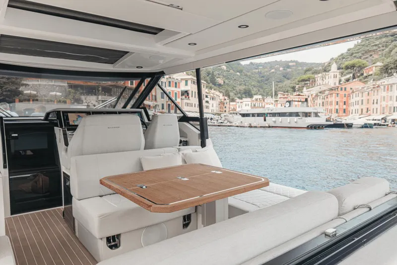 Slide: The Image of Saxdor 400 GTO 2026 - 7