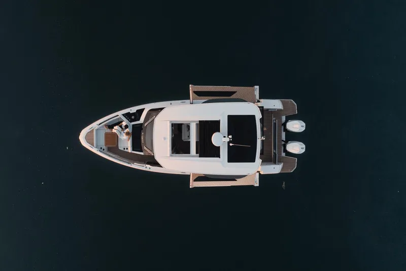 Slide: The Image of Saxdor 400 GTO 2026 - 90