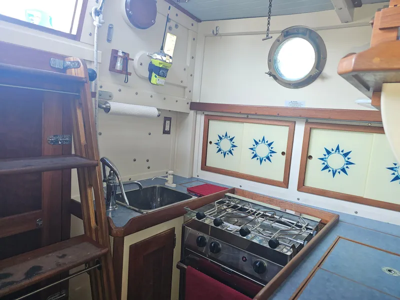 Slide: The Image of Westsail 32 1974 - 12