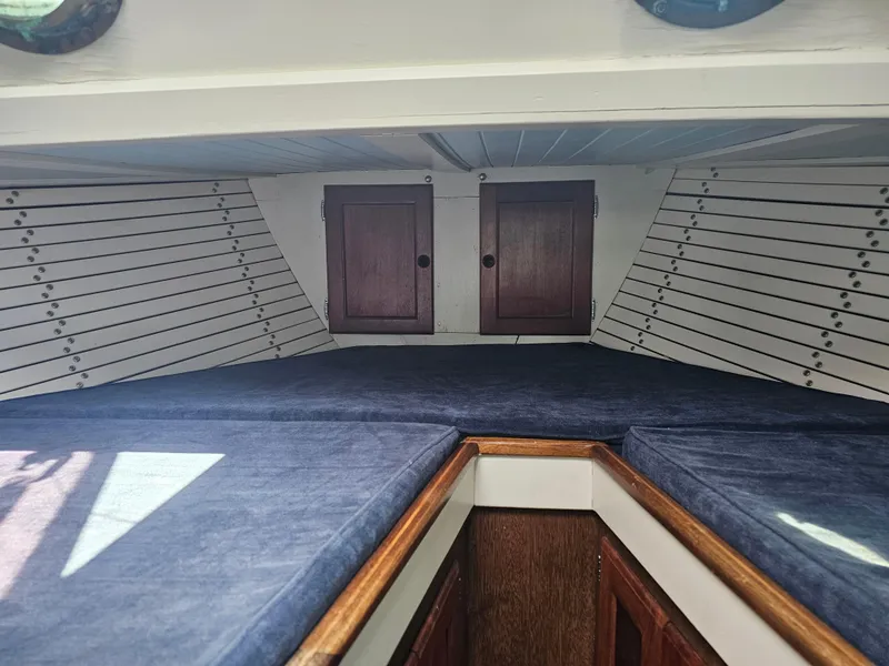 Slide: The Image of Westsail 32 1974 - 17