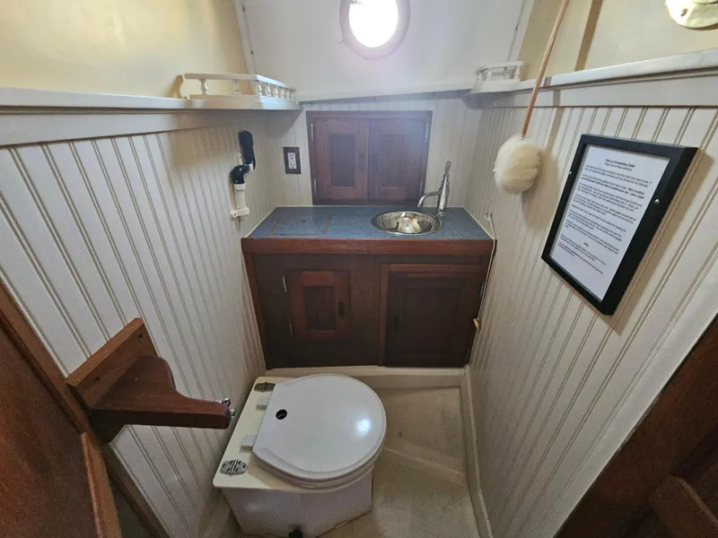 Slide: The Image of Westsail 32 1974 - 4