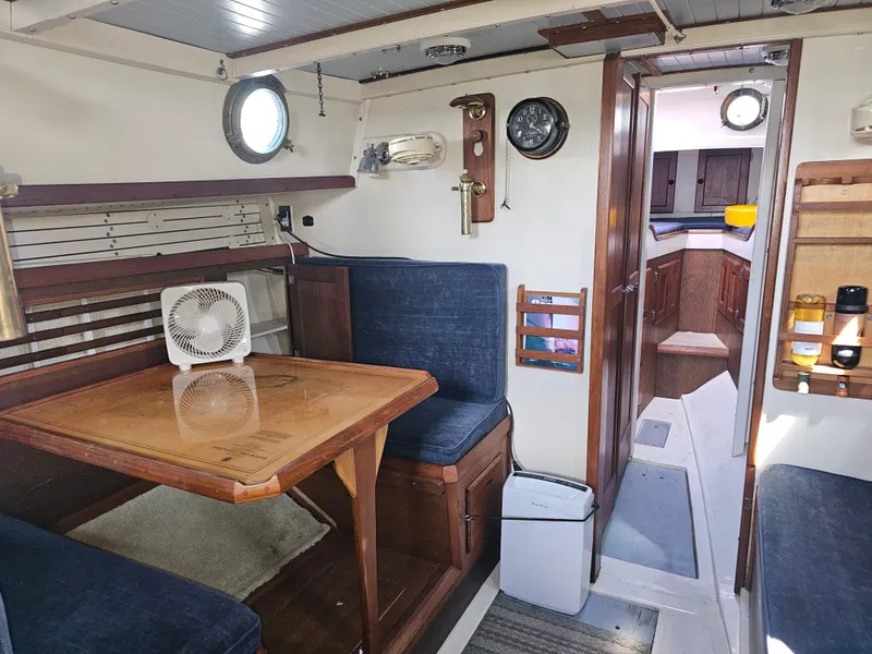 Slide: The Image of Westsail 32 1974 - 5