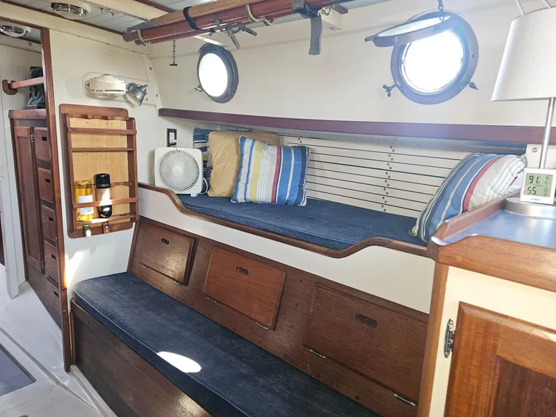 Slide: The Image of Westsail 32 1974 - 7