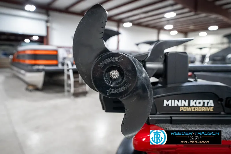 Slide: The Image of 2021 Lund 1650 ANG SS boat with Minn Kota PowerDrive motor in showroom. - 36