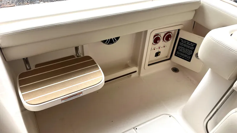 Slide: The Image of Interior of a 2021 Grady-White Freedom 275 boat. - 26
