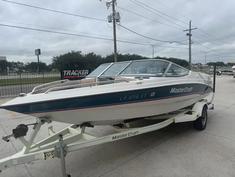 Slide: The Image of MasterCraft 200 Vrs 1995 - 12