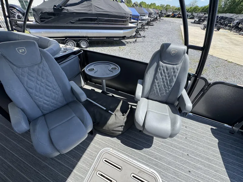 Slide: The Image of Premier ESCALANTE 330 2025 - 12