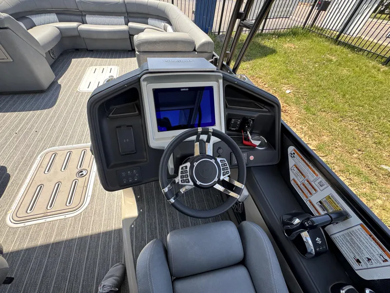 Slide: The Image of Premier ESCALANTE 330 2025 - 14