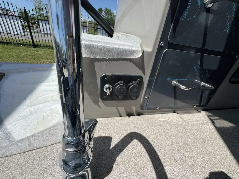 Slide: The Image of Premier ESCALANTE 330 2025 - 21