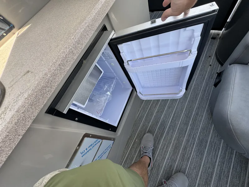 Slide: The Image of Premier ESCALANTE 330 2025 - 22