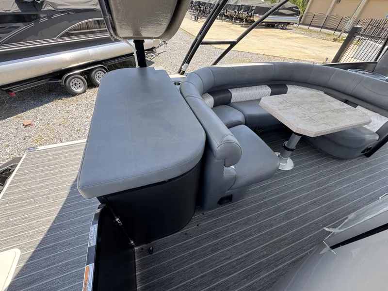 Slide: The Image of Premier ESCALANTE 330 2025 - 24