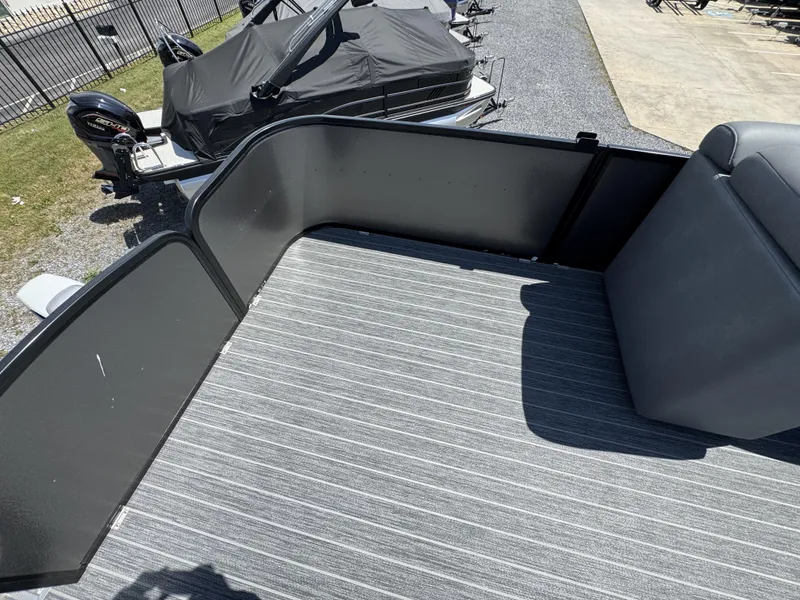 Slide: The Image of Premier ESCALANTE 330 2025 - 28