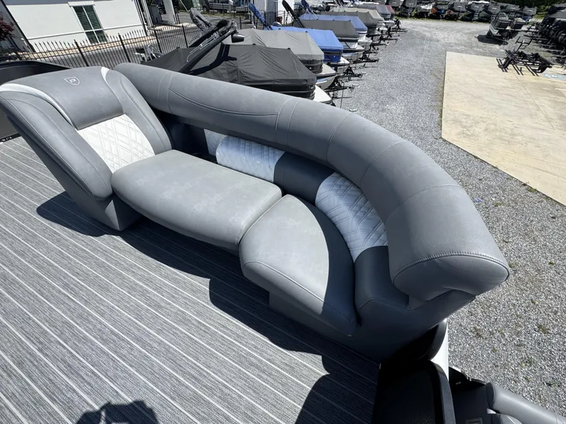 Slide: The Image of Premier ESCALANTE 330 2025 - 29