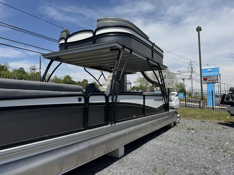 Slide: The Image of Premier ESCALANTE 330 2025 - 38