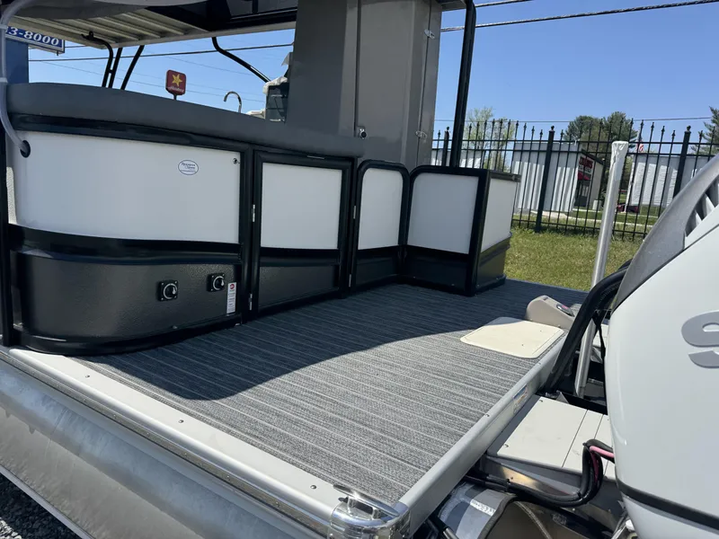 Slide: The Image of Premier ESCALANTE 330 2025 - 4