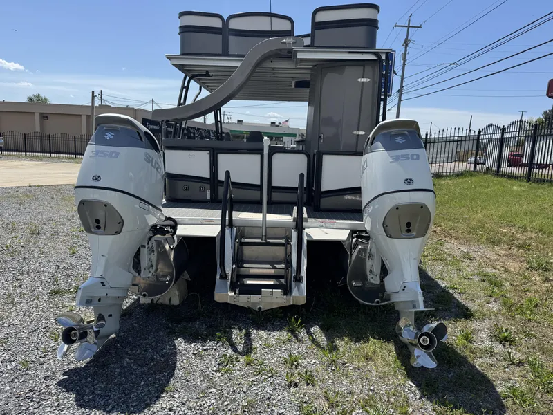 Slide: The Image of Premier ESCALANTE 330 2025 - 41