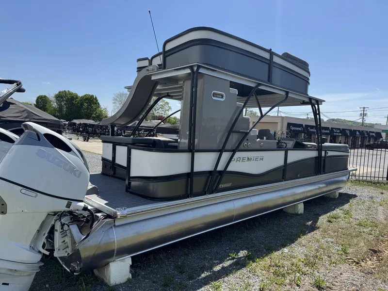 Slide: The Image of Premier ESCALANTE 330 2025 - 44