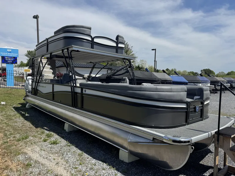 Slide: The Image of Premier ESCALANTE 330 2025 - 45