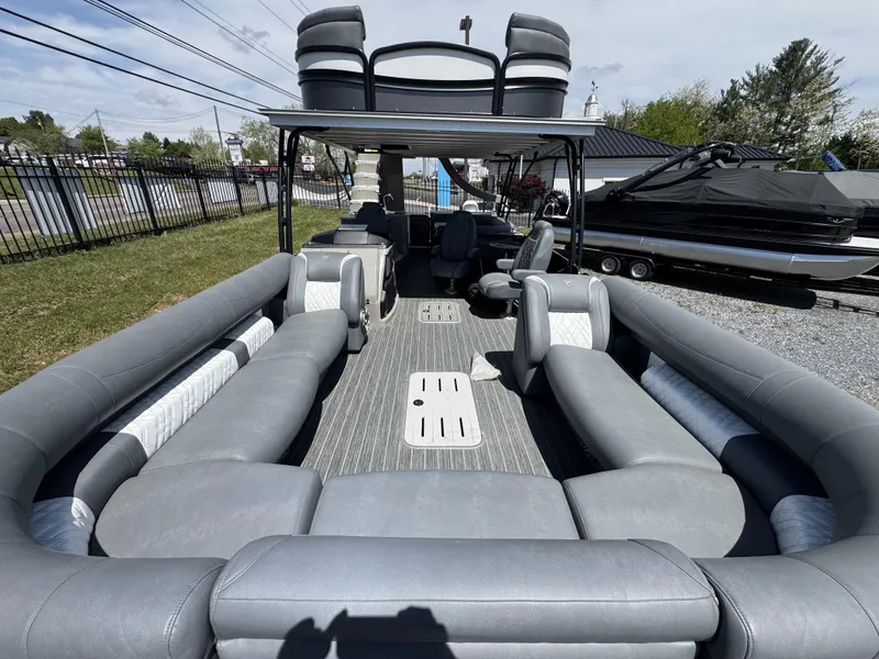 Slide: The Image of Premier ESCALANTE 330 2025 - 47