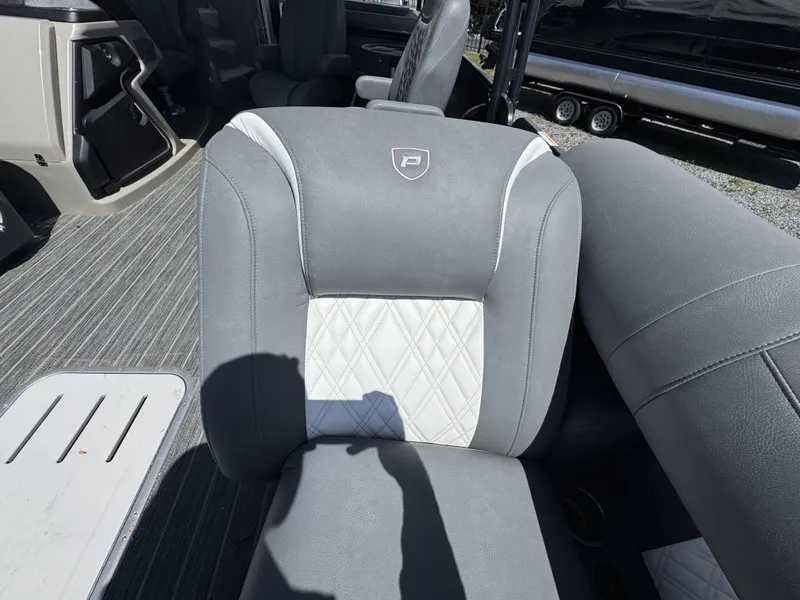 Slide: The Image of Premier ESCALANTE 330 2025 - 50