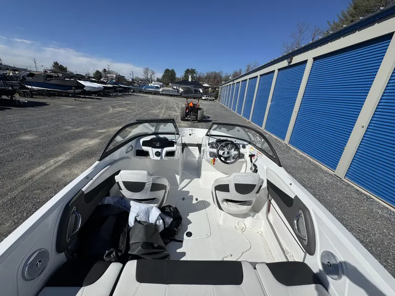 Slide: The Image of Tahoe 210 S 2023 - 10