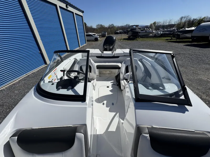 Slide: The Image of Tahoe 210 S 2023 - 13