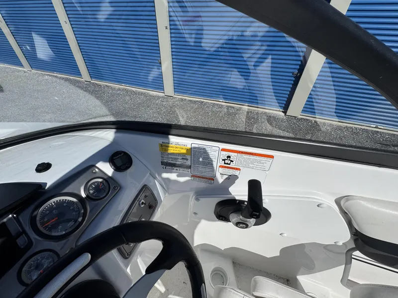 Slide: The Image of Tahoe 210 S 2023 - 18